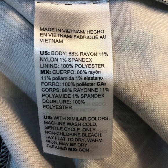 NEW Chico’s Sleeveless Shift Ponte Classic Navy Boatneck Dress Size 1 (US 8) - Picture 12 of 12